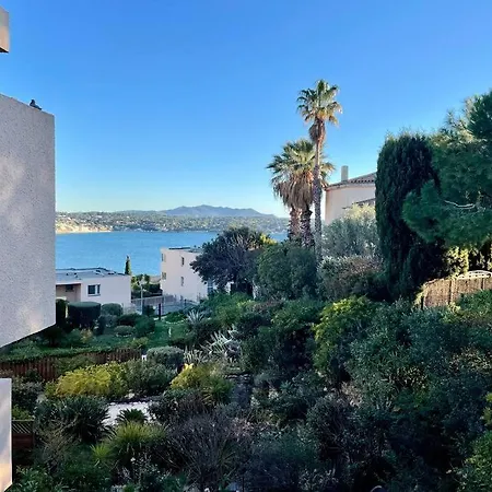 Proche De La Plage, A 12 Min A Pied Du Port, Place De Parking Bandol