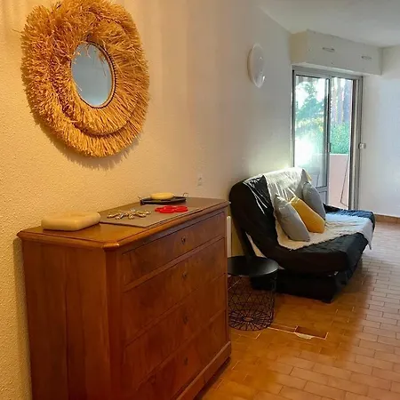 Proche De La Plage, A 12 Min A Pied Du Port, Place De Parking Apartmán *